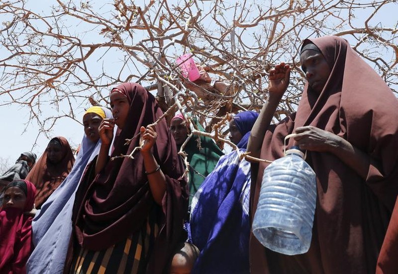 Hạn hán tại Kenya đẩy người dân vào nạn đói nghiêm trọng - Ảnh 13.