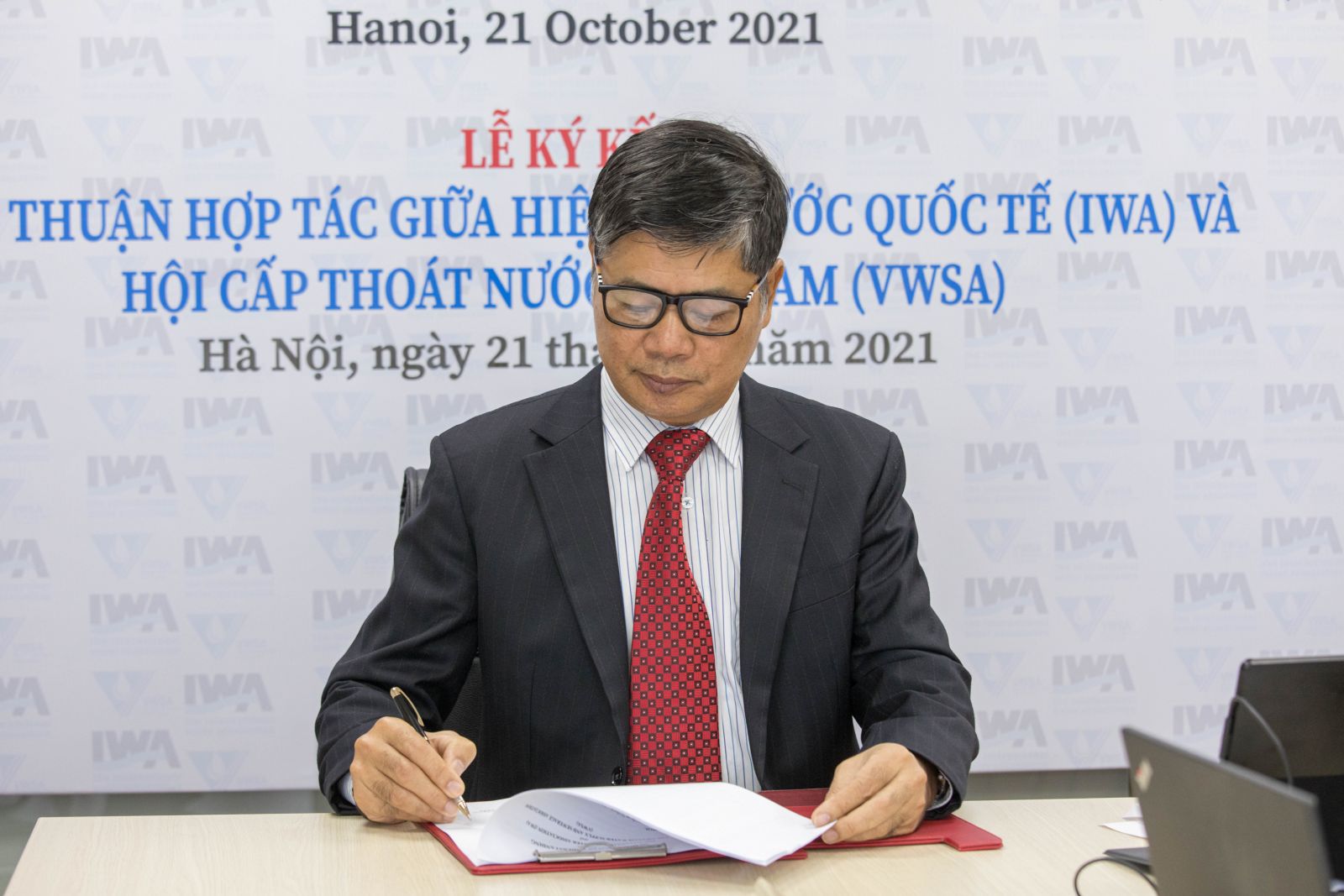 Hiệp hội ngành Nước Quốc tế và Hội Cấp thoát nước Việt Nam hợp tác vì một tương lai tươi sáng hơn cho ngành nước - Ảnh 3.