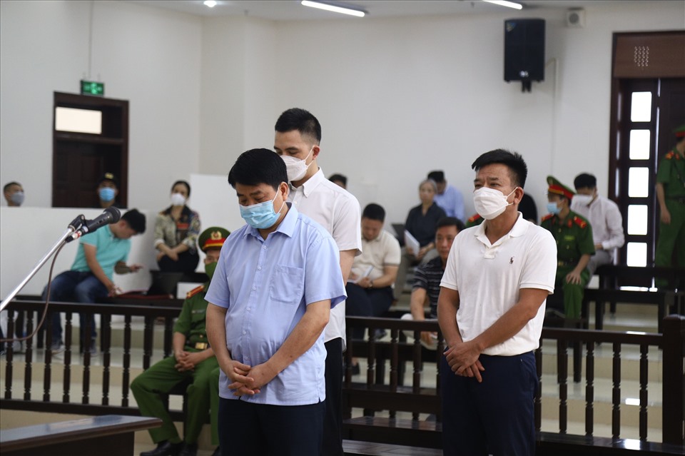 Cựu Chủ tịch Hà Nội Nguyễn Đức Chung được giảm 3 năm tù trong vụ án sai phạm mua chế phẩm Redoxy-3C - Ảnh 1.