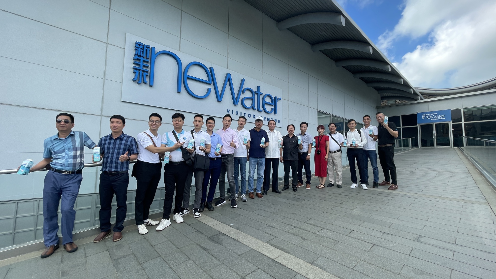 VWSA thăm nhà máy xử lý nước tại Singapore - Ảnh 3.
