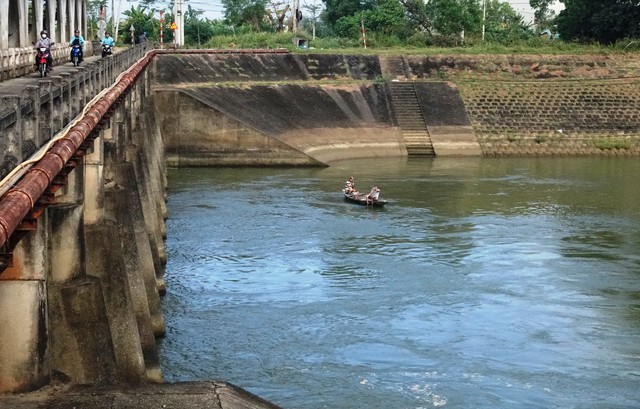 Đà Nẵng: Nguy cơ thiếu nước sinh hoạt vì nước sông nhiễm mặn- Ảnh 1.