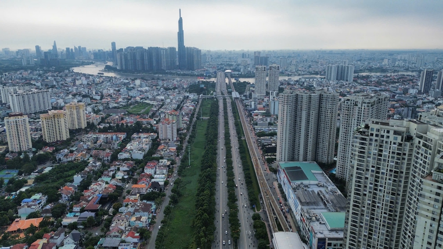 Nạo vét rạch Đá Đỏ, gỡ “nút thắt” thoát nước cho khu Đông TP.HCM - Ảnh 1.