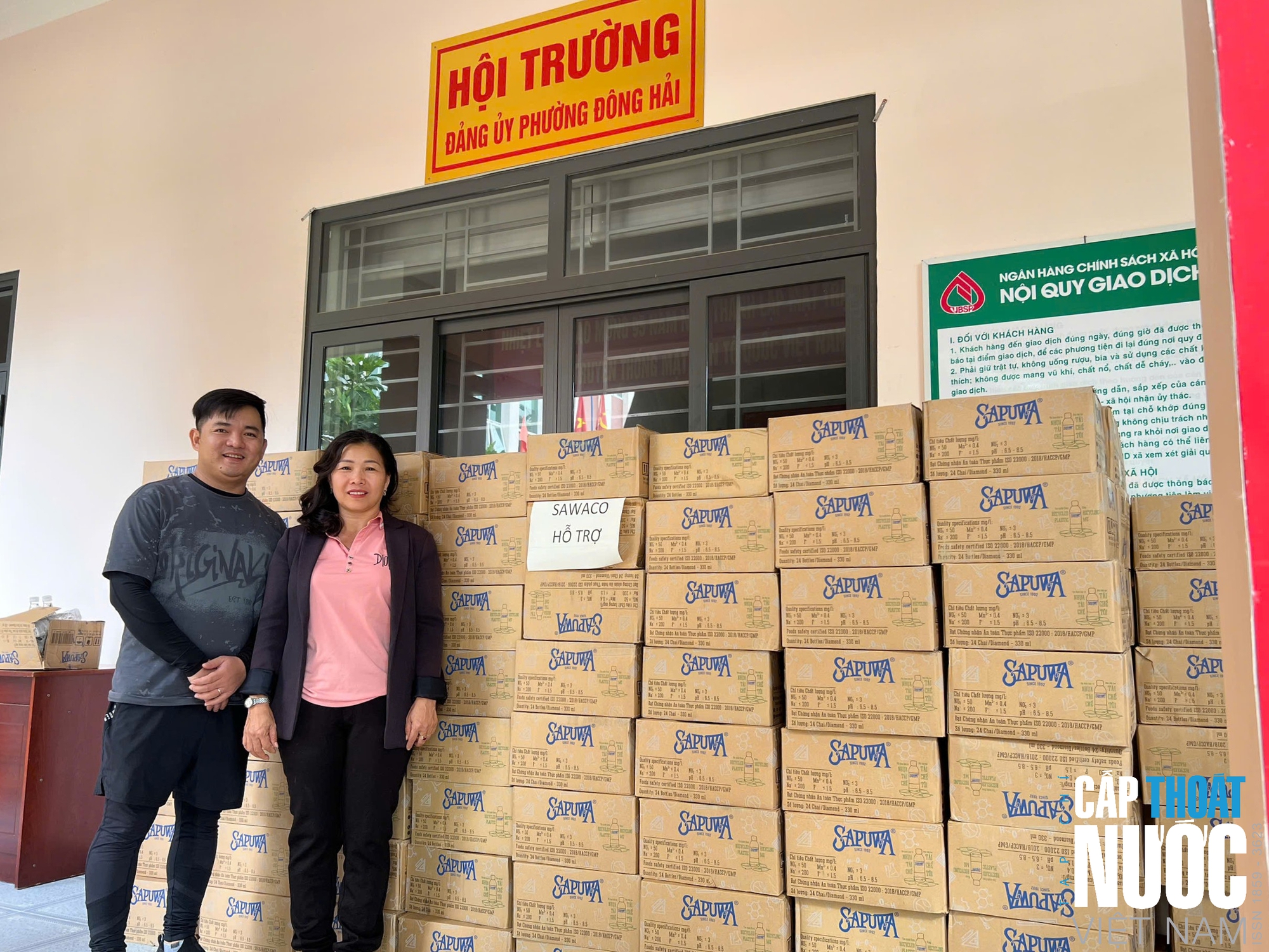 SAWACO ủng hộ 2000 thùng nước suối cho đồng bào Khánh Hòa bị ảnh hưởng do bão lũ- Ảnh 1. SAWACO ủng hộ 2000 thùng nước suối cho đồng bào Khánh Hòa bị ảnh hưởng do bão lũ- Ảnh 1.