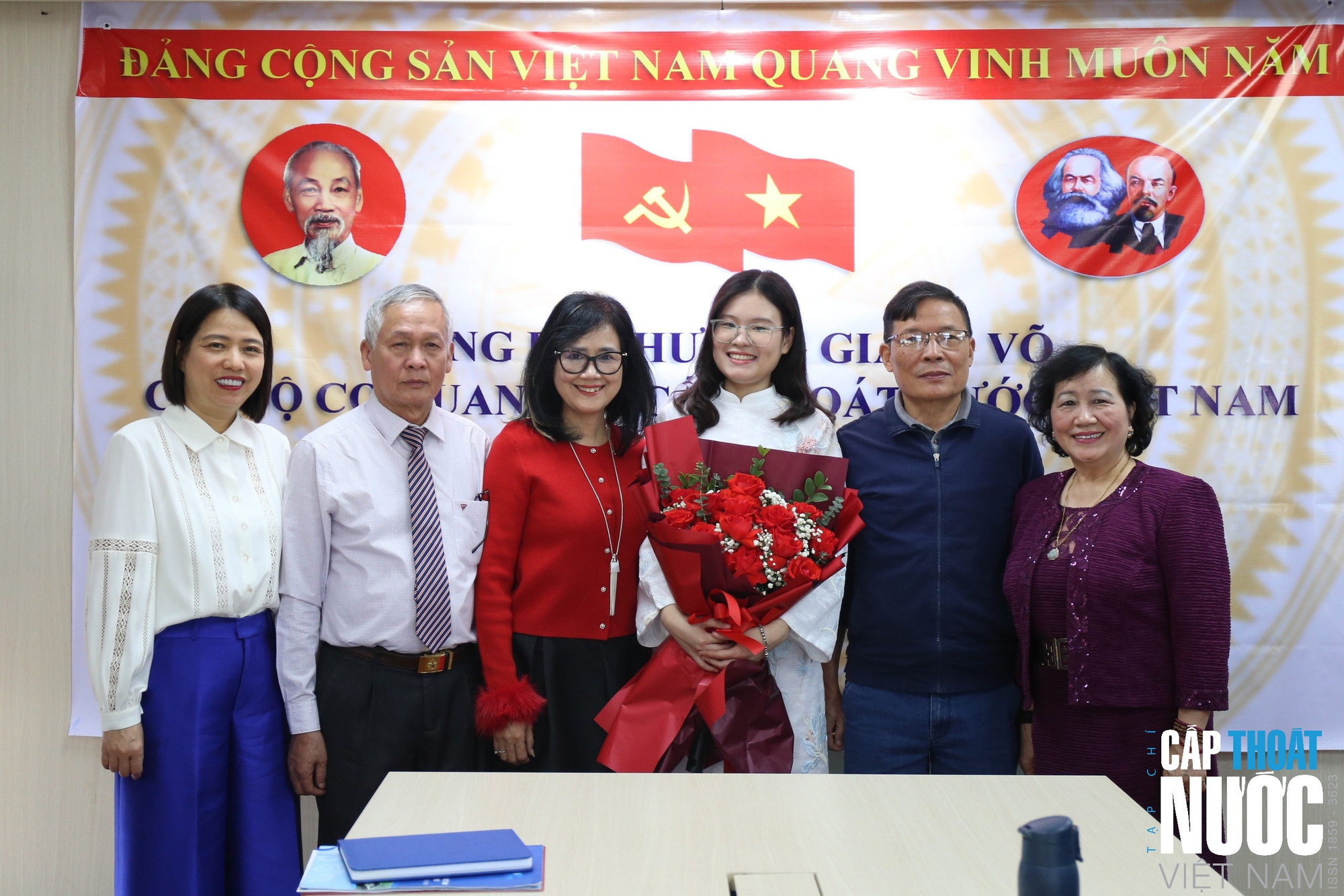 Chi bộ Cơ quan Hội Cấp Thoát nước Việt Nam tổ chức Lễ kết nạp đảng viên - Ảnh 4.