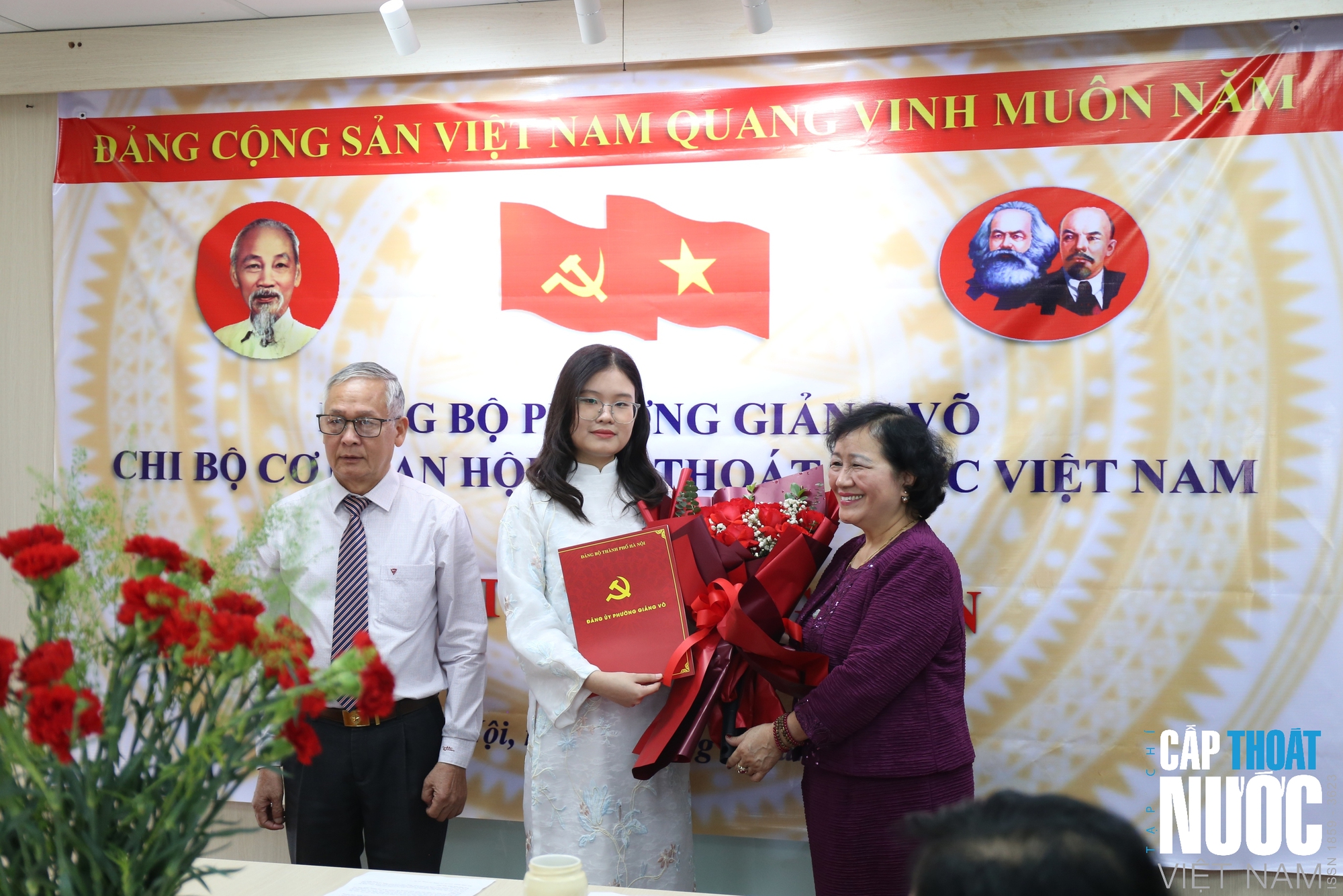 Chi bộ Cơ quan Hội Cấp Thoát nước Việt Nam tổ chức Lễ kết nạp đảng viên - Ảnh 7.