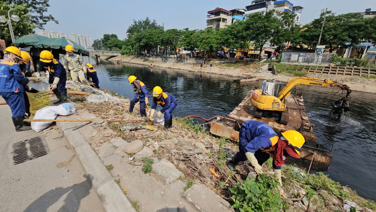 Hà Nội thúc đẩy hoàn thiện hệ thống thoát nước đô thị trong bối cảnh cực đoan khí hậu - Ảnh 2.