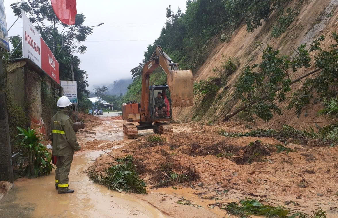 Kịp thời ứng phó với mưa lũ tại miền Trung- Ảnh 3.