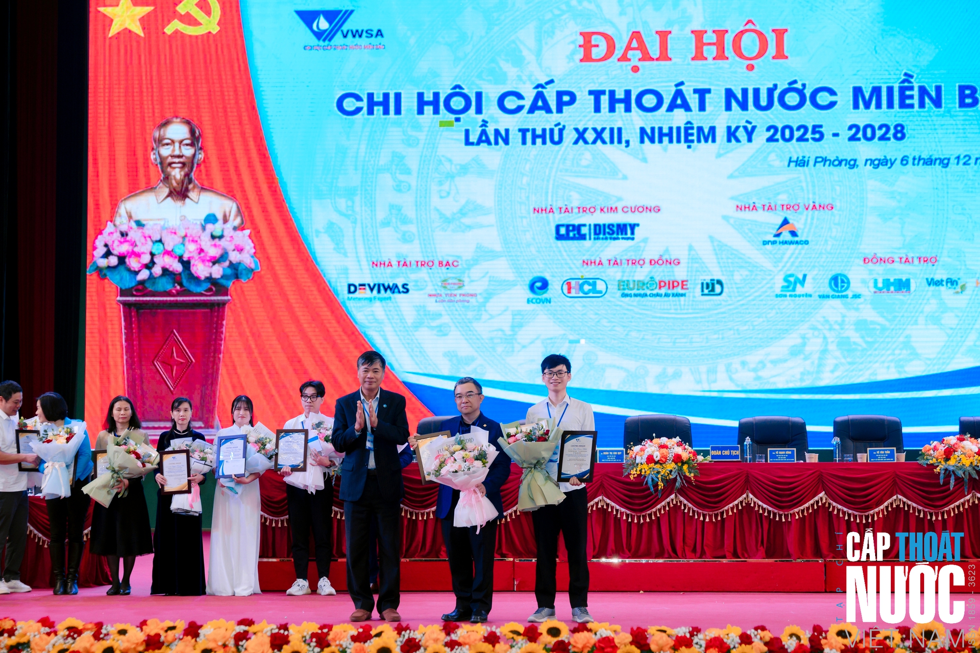 Trao giải Đồ án xuất sắc sinh viên ngành Nước năm 2025 khu vực miền Bắc- Ảnh 1. Trao giải Đồ án xuất sắc sinh viên ngành Nước năm 2025 khu vực miền Bắc- Ảnh 1.