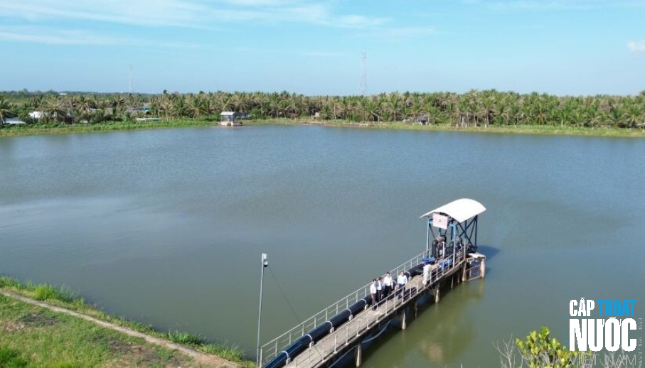 Giữ nhịp dòng chảy nước sạch phục vụ nhân dân trong cao điểm Tết- Ảnh 1. Giữ nhịp dòng chảy nước sạch phục vụ nhân dân trong cao điểm Tết- Ảnh 1.