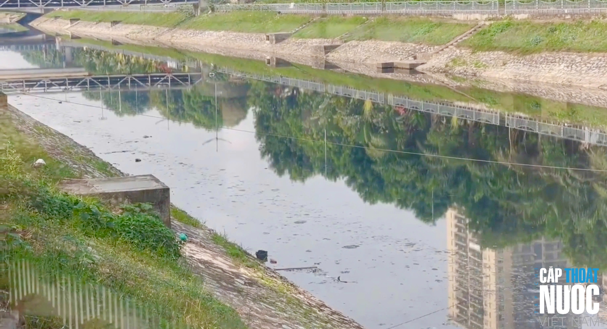 Thoát nước đô thị Việt Nam sau ba thập kỷ đầu tư: Khoảng cách giữa công trình và hiệu quả môi trường  - Ảnh 2.