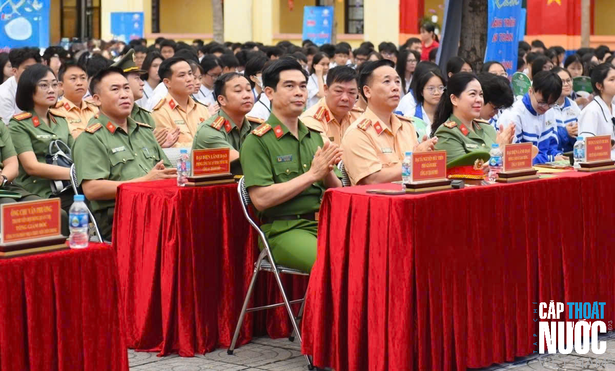 Nhựa Tiền Phong đồng hành lan tỏa “Giao thông xanh”, thúc đẩy phát triển đô thị an toàn, bền vững - Ảnh 1.