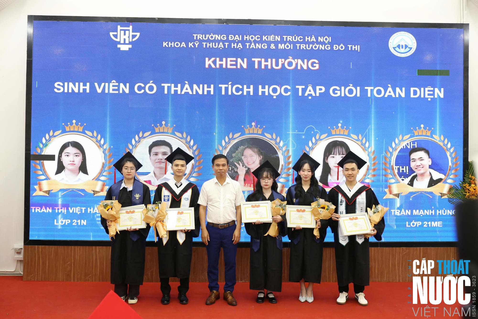 Gần 100 tân kỹ sư Khoa Kỹ thuật hạ tầng và Môi trường đô thị nhận bằng tốt nghiệp - Ảnh 9.