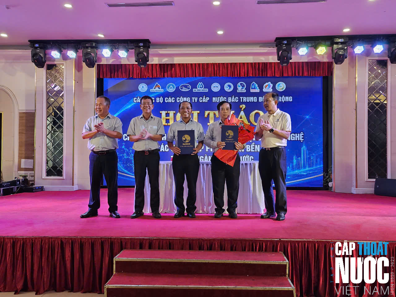 Doanh nghiệp cấp nước Bắc Trung Bộ: Chia sẻ giải pháp công nghệ, hướng tới vận hành bền vững- Ảnh 4.