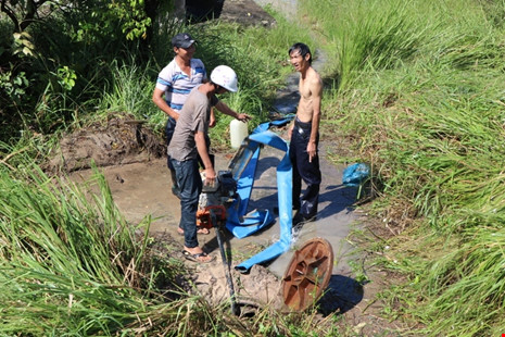 Khắc phục sự cố vỡ ống nước qua cầu Gò Dưa - ảnh 2