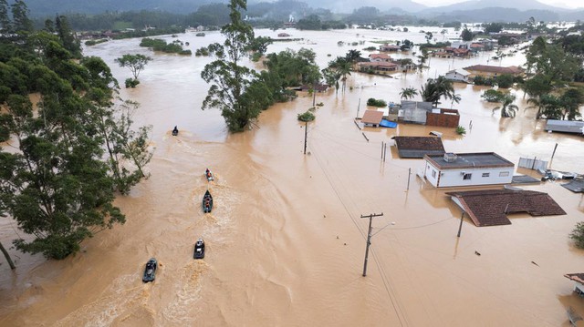 Lũ lụt ở Brazil ảnh hưởng đến hàng trăm hộ gia đình - Ảnh 1.