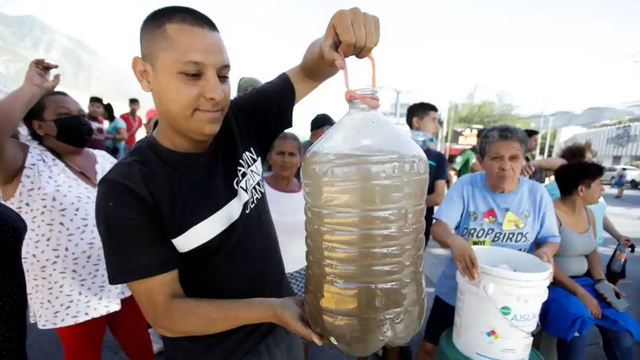Người dân Mexico thiếu nước trong khi các công ty đồ uống sử dụng hàng tỷ lít - Ảnh 1.