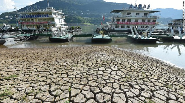 Trung Quốc làm mưa nhân tạo bổ sung nước cho sông Trường Giang - Ảnh 2.