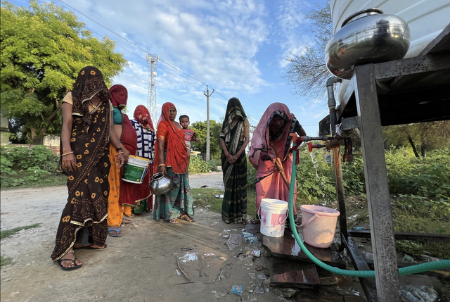 Phụ nữ ở làng Ấn Độ đấu tranh để tiếp cận với nước  - Ảnh 1.