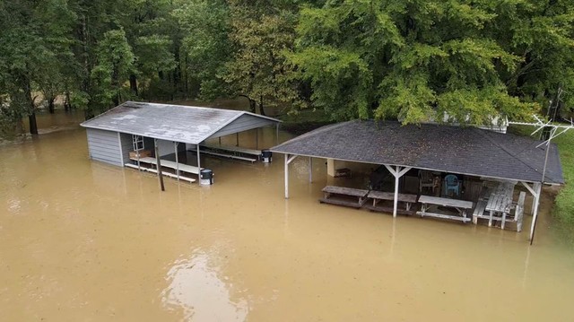 'Một cuộc khủng hoảng toàn diện': Cuộc sống ở thủ đô Mississippi bị gián đoạn vì mất nước - Ảnh 2.