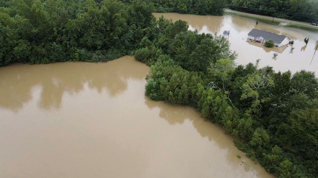 'Một cuộc khủng hoảng toàn diện': Cuộc sống ở thủ đô Mississippi bị gián đoạn vì mất nước - Ảnh 1.