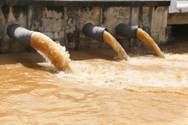 Nước thải công nghiệp đe dọa môi trường sống tại Việt Nam - Ảnh 3.