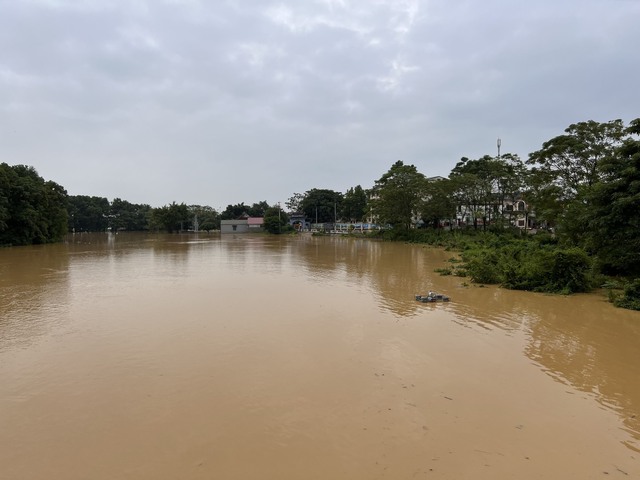 Ngập sâu tại huyện Chương Mỹ (Hà Nội) do mưa và nước sông dâng cao - Ảnh 5.