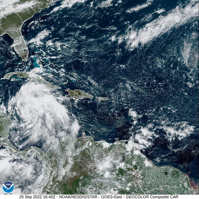 Bão nhiệt đới Ian tại Cuba đang hình thành một cơn bão lớn  - Ảnh 1.