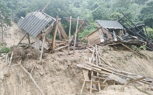 Nghệ An: Mưa lũ bất ngờ gây thiệt hại nặng - Ảnh 2.