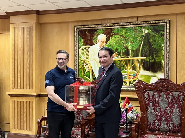 Tân Đại sứ Australia chứng kiến thành quả hợp tác song phương tại Nhà máy nước Việt Trì - Ảnh 1.