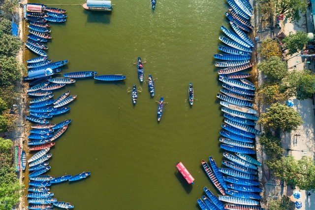 Lễ hội chùa Hương trở lại trong an toàn, văn minh, thân thiện - Ảnh 2.