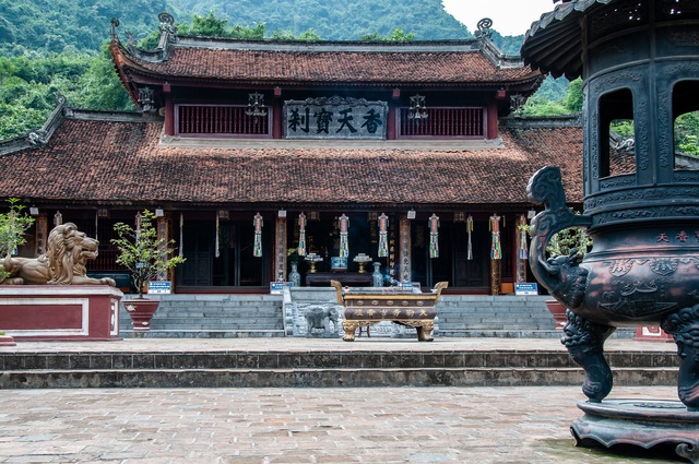 Lễ hội chùa Hương trở lại trong an toàn, văn minh, thân thiện - Ảnh 3.