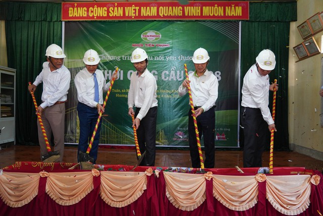 Nhựa Tiền Phong khởi công Cầu nối yêu thương 98  - Ảnh 2.