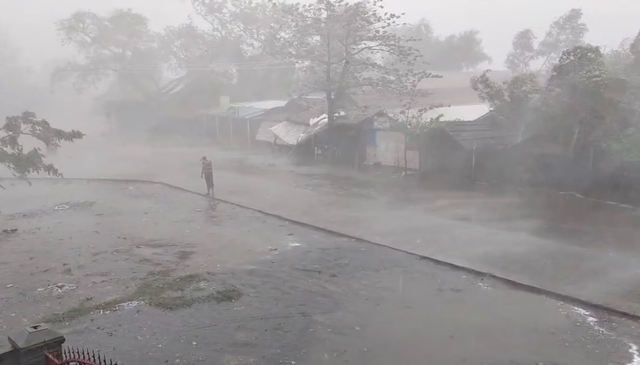 400.000 người ở Myanmar di cư vì bão Mocha - Ảnh 2.