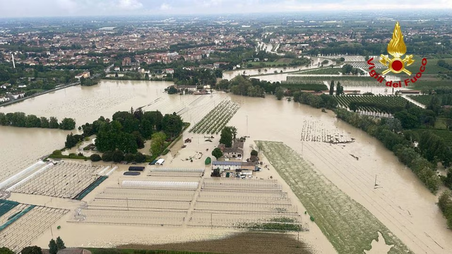 Ít nhất 1 người thiệt mạng sau mưa lớn ở vùng Emilia-Romagna, Ý - Ảnh 1.