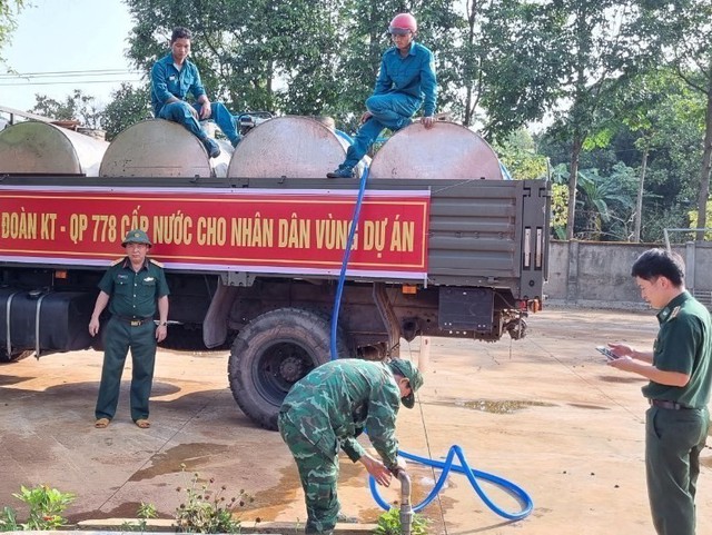 Người dân xã biên giới Bình Phước &quot;khát&quot; nước sạch sinh hoạt - Ảnh 1.