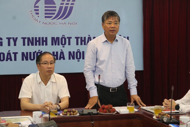 VWSA trao tặng kỷ niệm chương cho 27 cán bộ Công ty TNHH MTV Thoát nước Hà Nội (HSDC) - Ảnh 2.