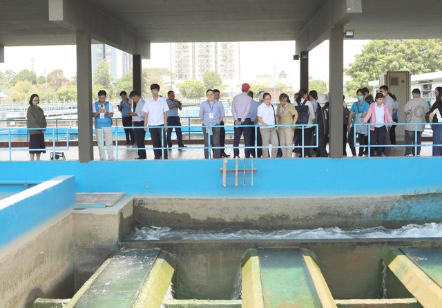 SAWACO phối hợp Trung tâm Kiểm soát bệnh tật TPHCM giám sát chất lượng nước- Ảnh 1.