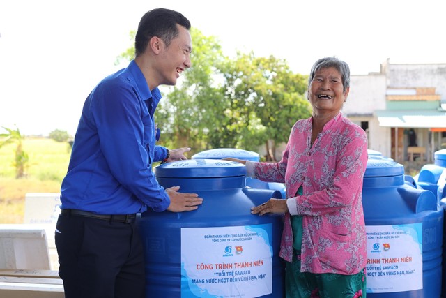 SAWACO hỗ trợ 40.000m3 nước cho bà con vùng hạn mặn tại tỉnh Tiền Giang- Ảnh 2.