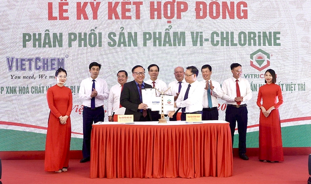 Vitrichem gắn biển công trình chào mừng Ngày truyền thống ngành Hóa chất Việt Nam- Ảnh 1.