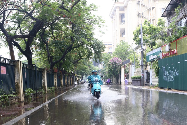 Hà Nội sắp kết thúc đợt mưa lớn diện rộng - Ảnh 2.