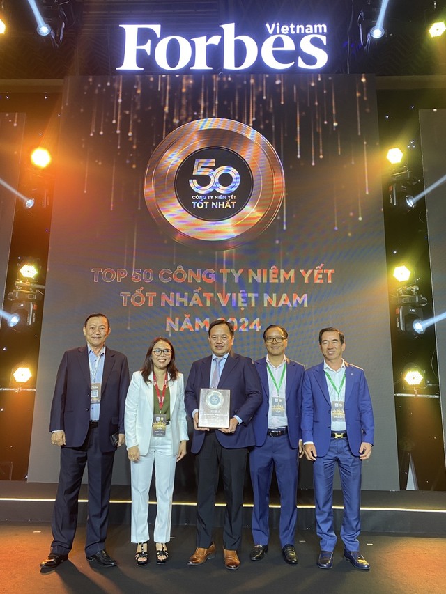 Năm thứ 5 liên tiếp BIWASE được FORBES vinh danh “Top 50 Doanh nghiệp Niêm yết tốt nhất Việt Nam 2024”- Ảnh 2.