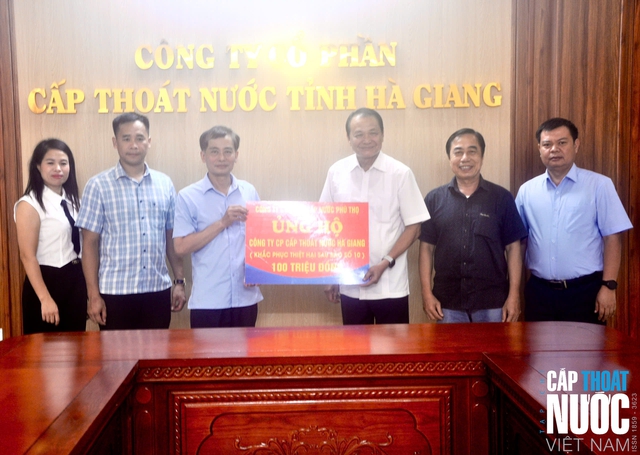 VWSA và các đơn vị trao quà ủng hộ giúp đỡ Công ty CP Cấp Thoát nước Hà Giang - Ảnh 1.