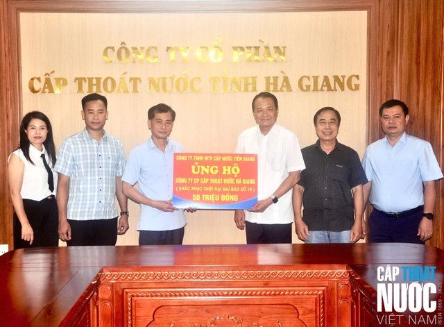 VWSA và các đơn vị trao quà ủng hộ giúp đỡ Công ty CP Cấp Thoát nước Hà Giang - Ảnh 2.