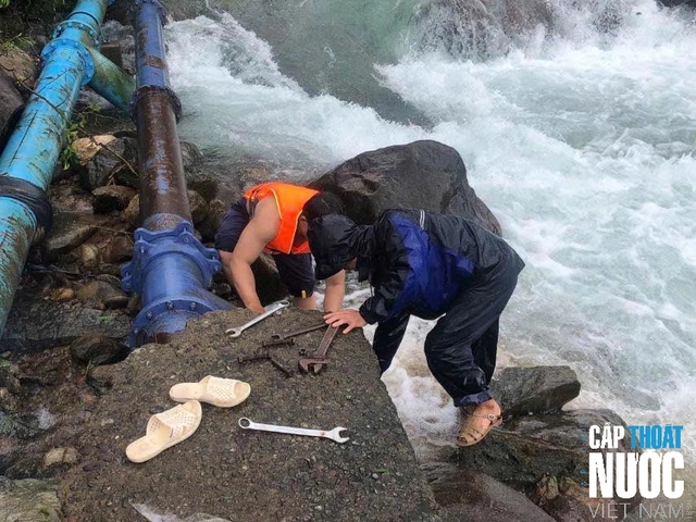 HueWACO nỗ lực cao nhất đảm bảo cấp nước an toàn, liên tục trong mùa mưa lũ - Ảnh 1.