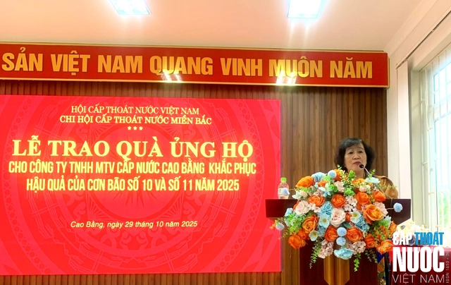 Hội Cấp Thoát nước Việt nam trao quà ủng hộ tới Công ty TNHH MTV Cấp nước Cao Bằng - Ảnh 1.