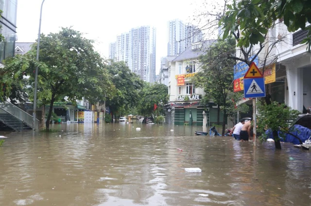 Hà Nội dự kiến đầu tư gần 5.600 tỷ đồng cho 10 dự án khẩn cấp chống úng ngập úng - Ảnh 1. Hà Nội dự kiến đầu tư gần 5.600 tỷ đồng cho 10 dự án khẩn cấp chống úng ngập úng - Ảnh 1.