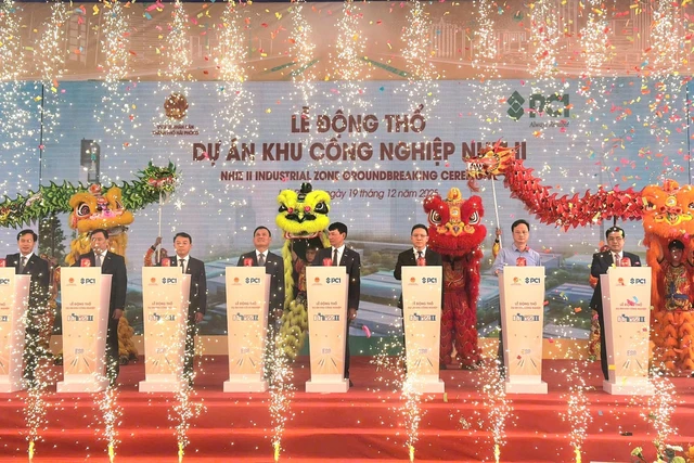 Ký kết hợp tác phát triển giữa Nhựa Tiền Phong và Khu công nghiệp Quốc tế Hải Phòng - Ảnh 1.