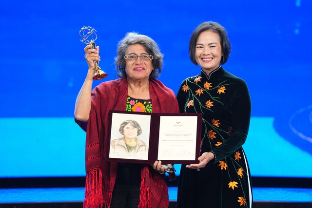 4 công trình khoa học được vinh danh tại VINFUTURE 2025 - Ảnh 3. 4 công trình khoa học được vinh danh tại VINFUTURE 2025 - Ảnh 3.