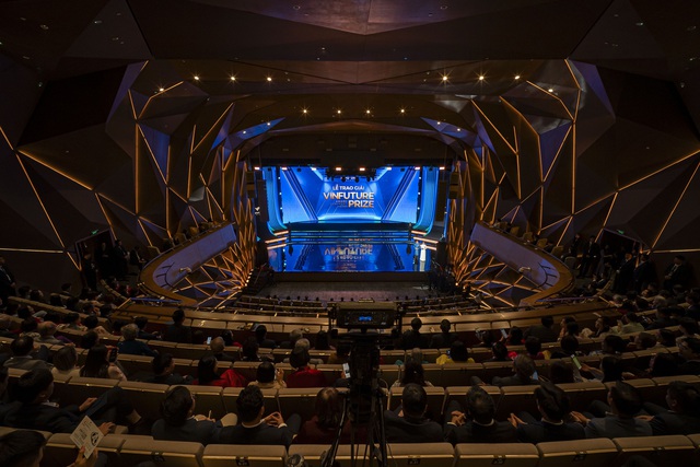 4 công trình khoa học được vinh danh tại VINFUTURE 2025 - Ảnh 7. 4 công trình khoa học được vinh danh tại VINFUTURE 2025 - Ảnh 7.