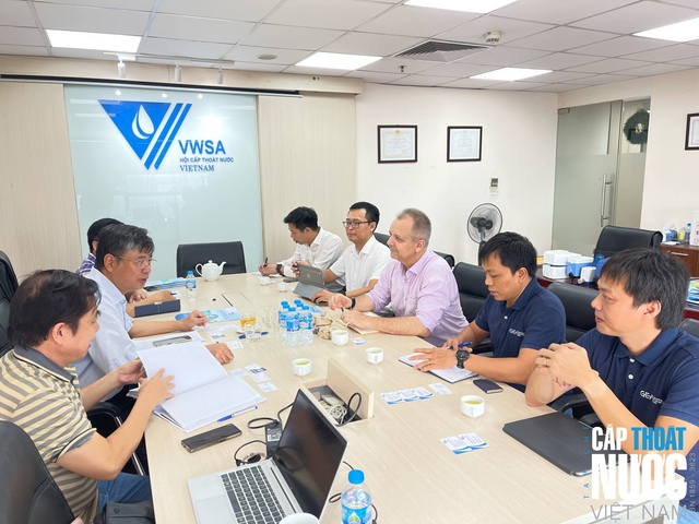 Trao đổi kinh nghiệm ngành Nước giữa VWSA với tổ chức Water:hub SEA  - Ảnh 1.